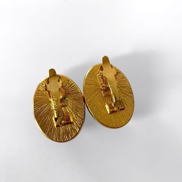 Vintage Trifari Blue Lucite Clip Earrings - Picture 4 of 5